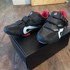 Peloton cycling chose